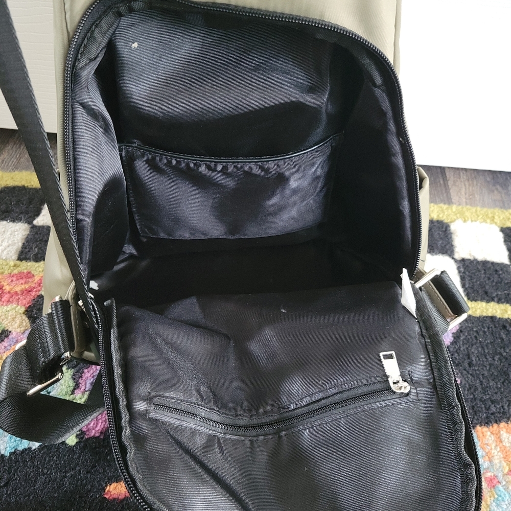 Backpack - Picture 3 of 5